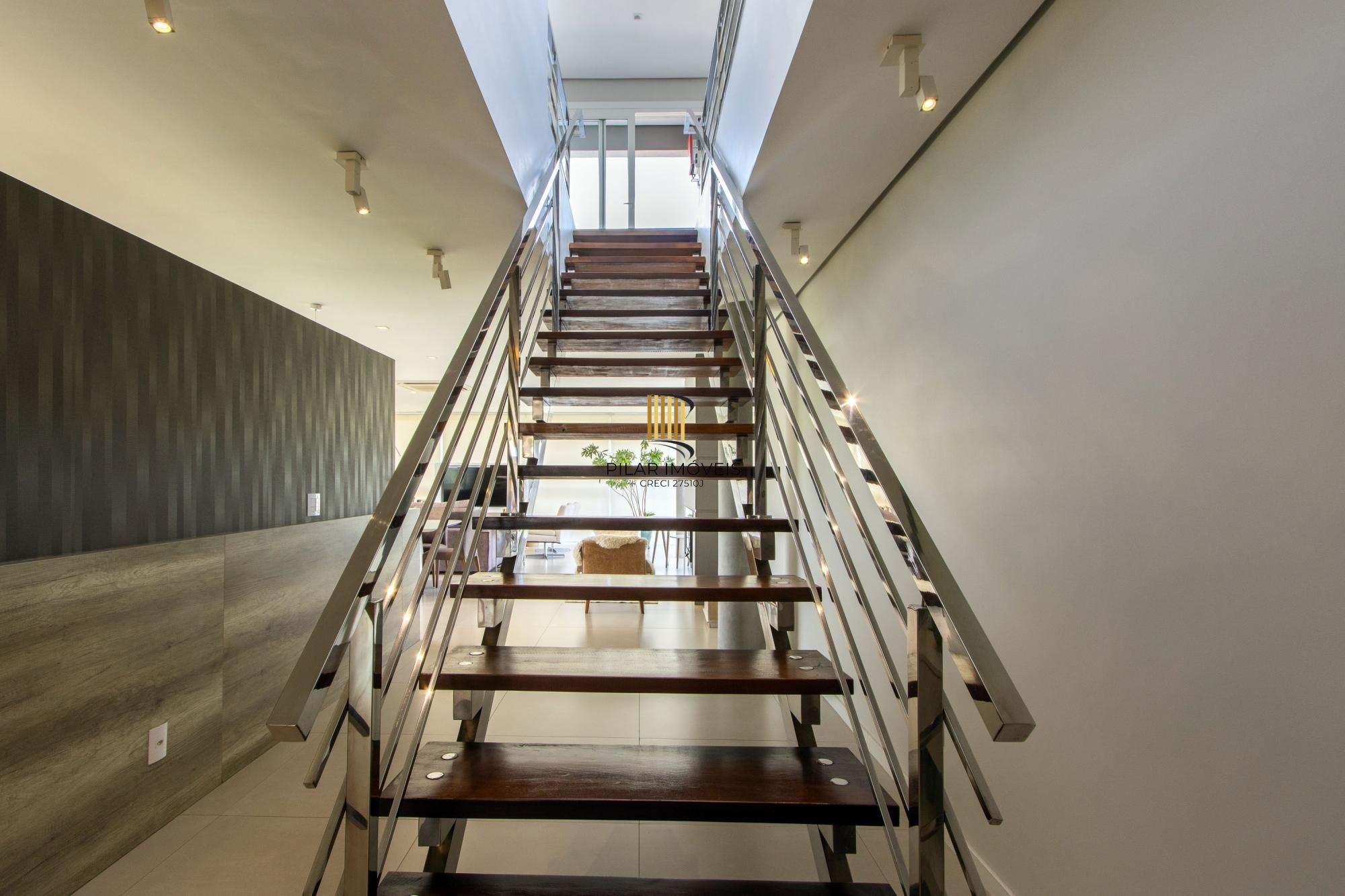 Luxuosa Casa em Condomínio de Alto Padrão com vista para Guaiba