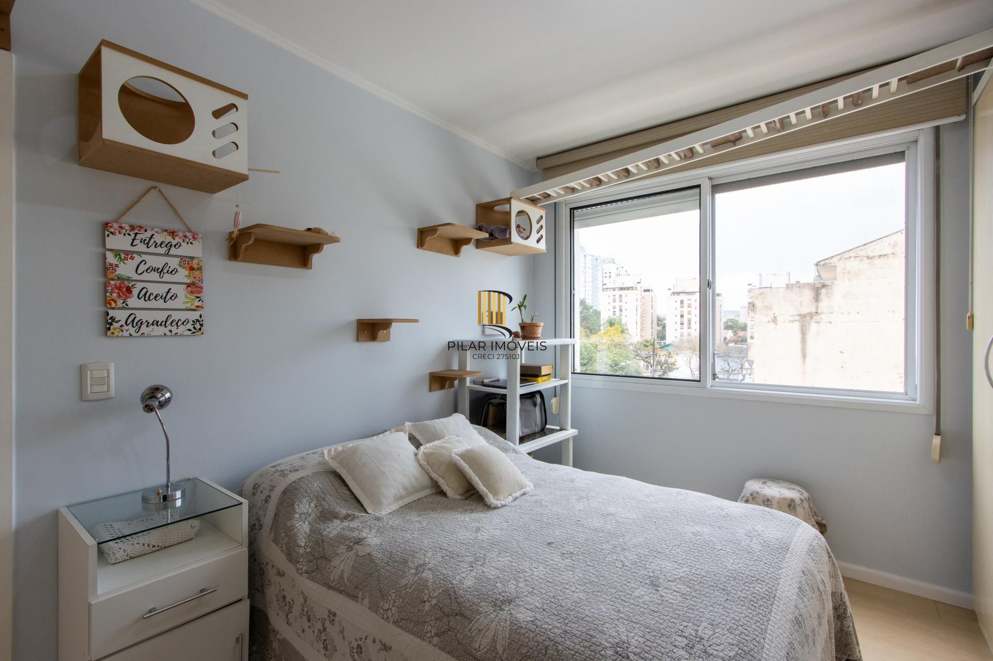 Apartamento 2 Dormitório(s) Bairro Cristal