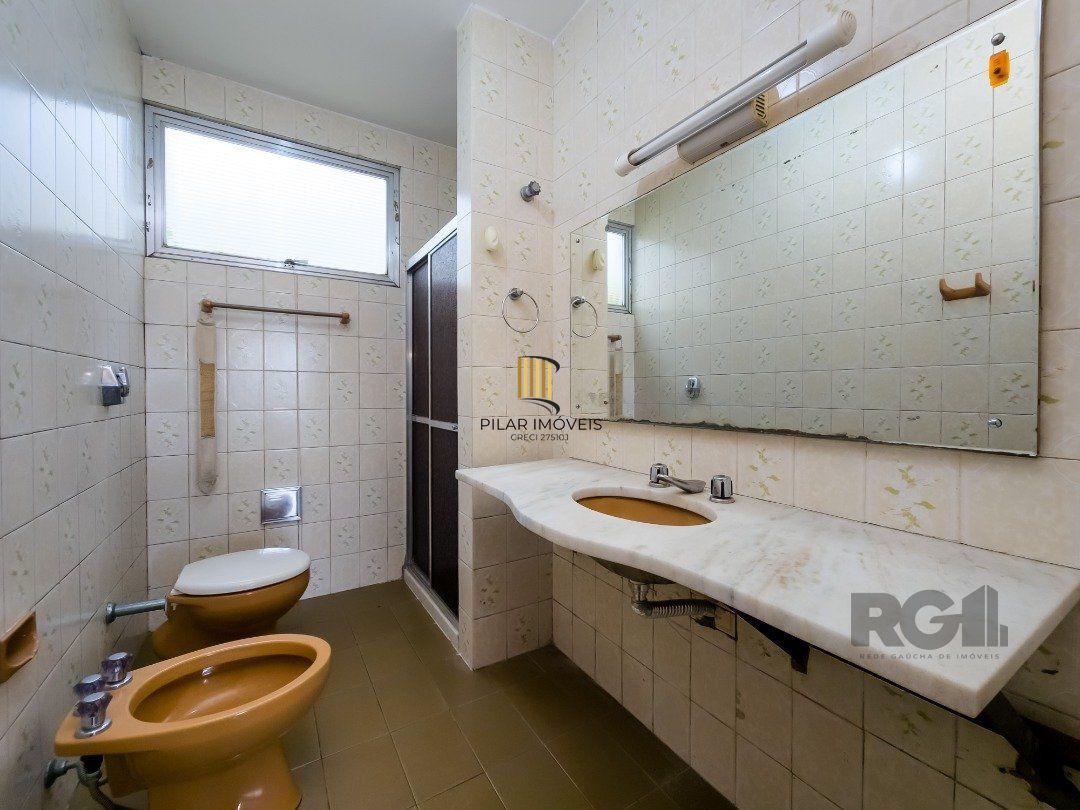 Casa 4 dormitórios no bairro Teresópolis