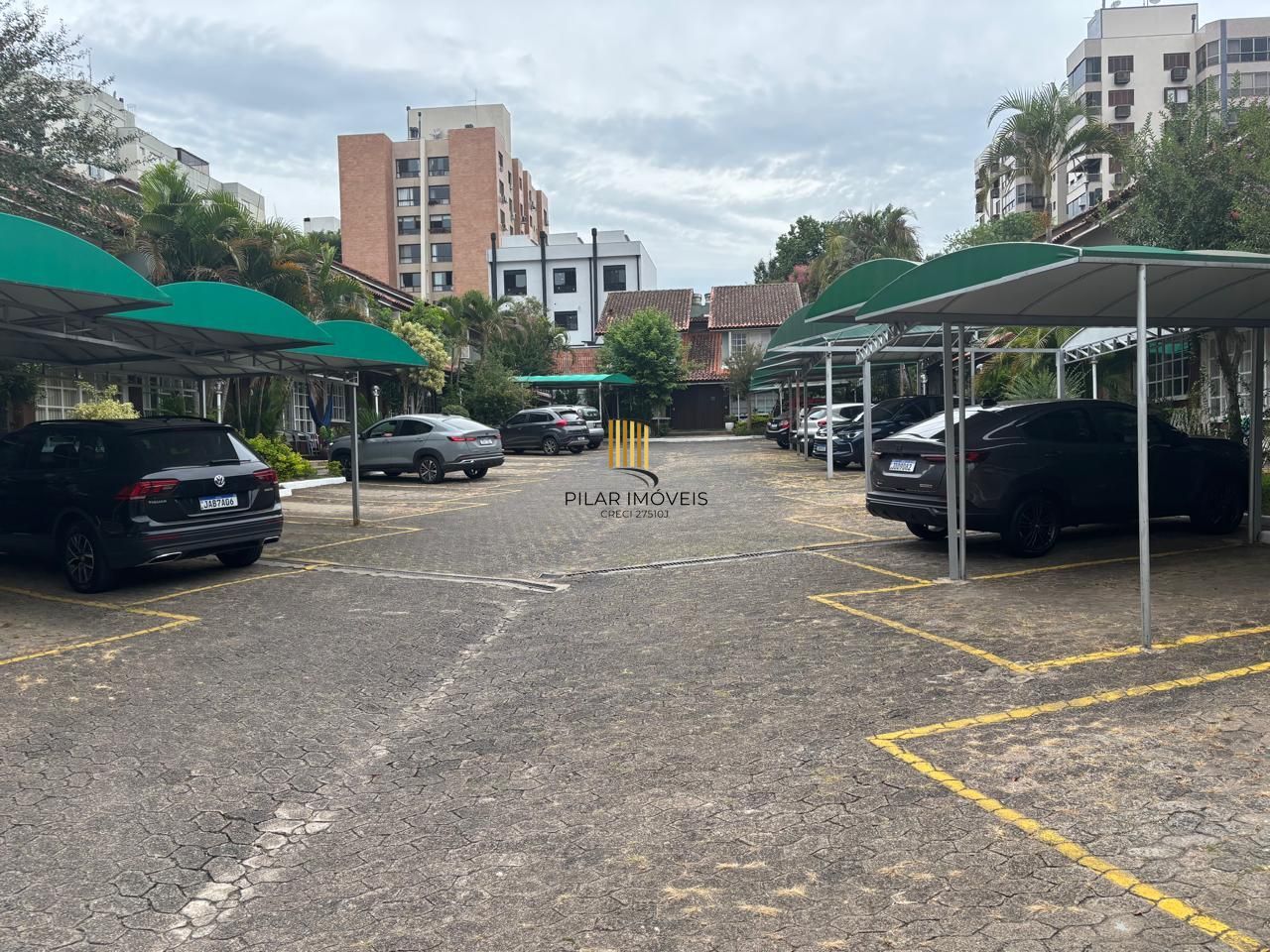 Excelente Casa em Condomínio Fechado 2 Dormitórios Recém Reformada