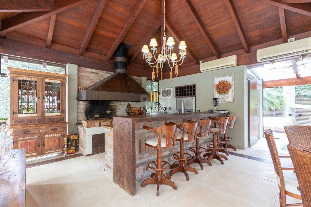 Casa para Venda - 800m², 3 dormitórios, sendo 3 suites, 4 vagas - Vila Assunção