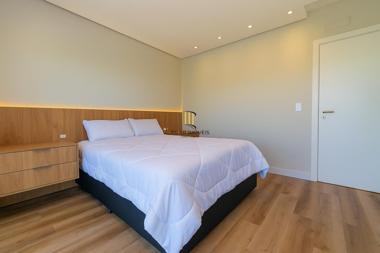 Casa de Condomínio com 3 suítes para comprar no Centro de Gravataí