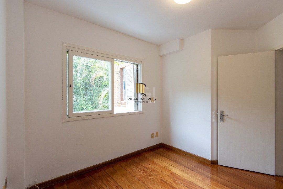 Sobrado com 300m² à venda, 3 quartos, 1 suite, 2 vagas - Bairro Espírito Santo