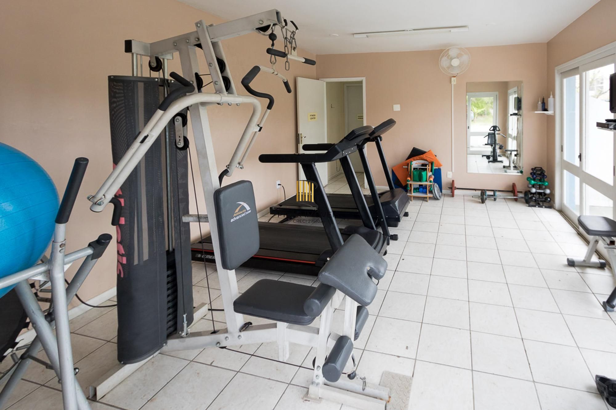 Casa em condominio com piscina