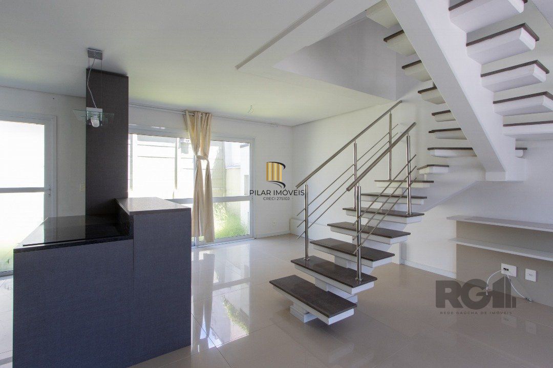 Casa em Condomínio, 197m², 3dormitórios, bairro Glória