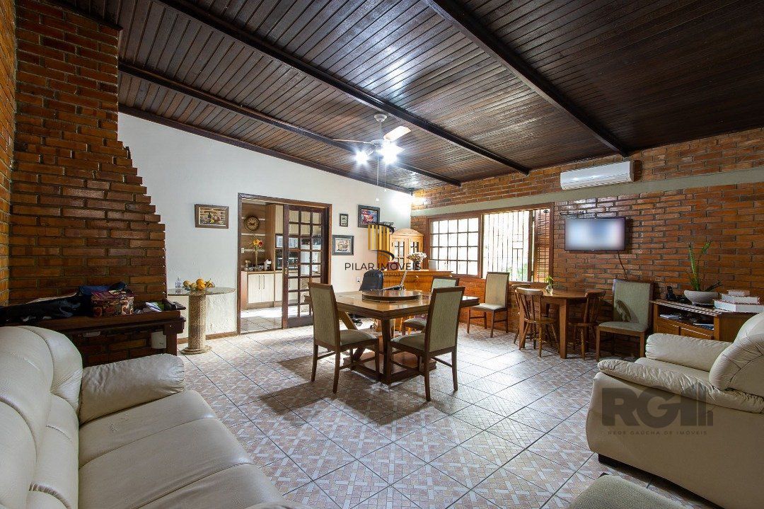 Casa 4 Dormitório(s) Bairro Nonoai