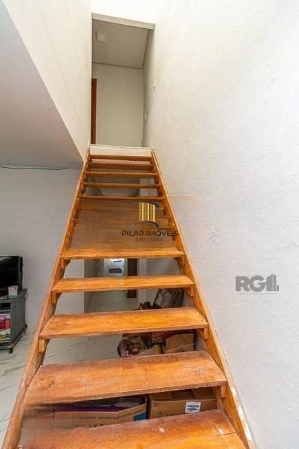 Casa 3 dormitórios no bairro Azenha