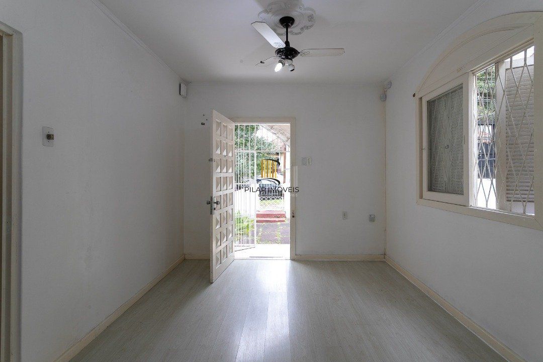 Casa para Venda - 0.01m², 5 dormitórios, 10 vagas - Petrópolis