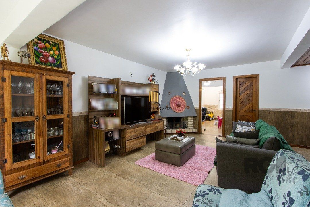 Casa 4 dormitórios no bairro Ipanema