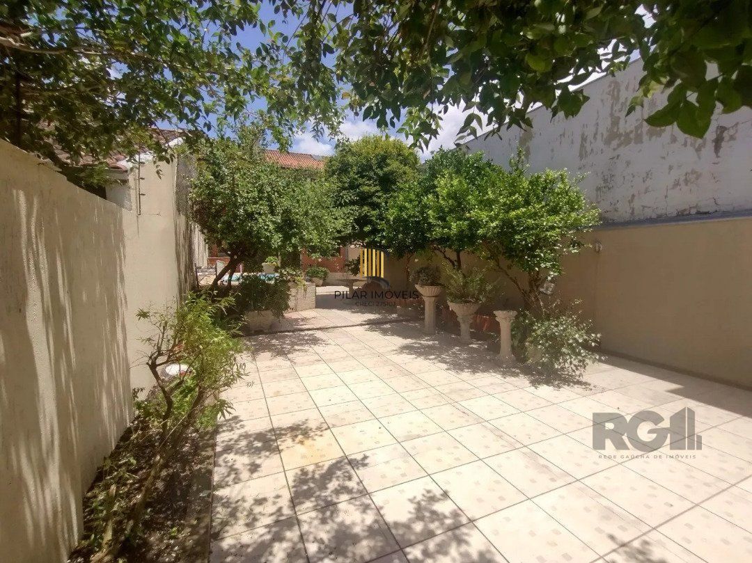 Casa 4 dormitórios, Bairro Cavalhada.