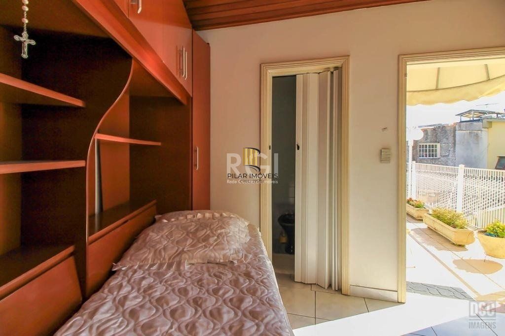 casa Living para 3 ambientes com lavabo, cozinha com pia e armários planejados
