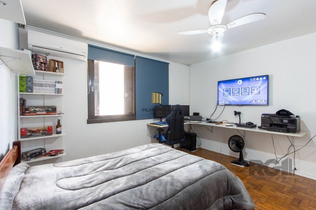 Casa 7 dormitórios no bairro Camaquã
