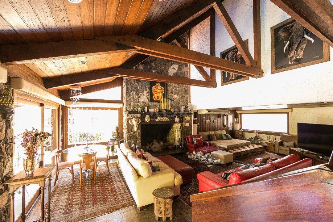 Casa para Venda - 370m², 5 dormitórios, sendo 2 suites, 7 vagas - Vila Assunção
