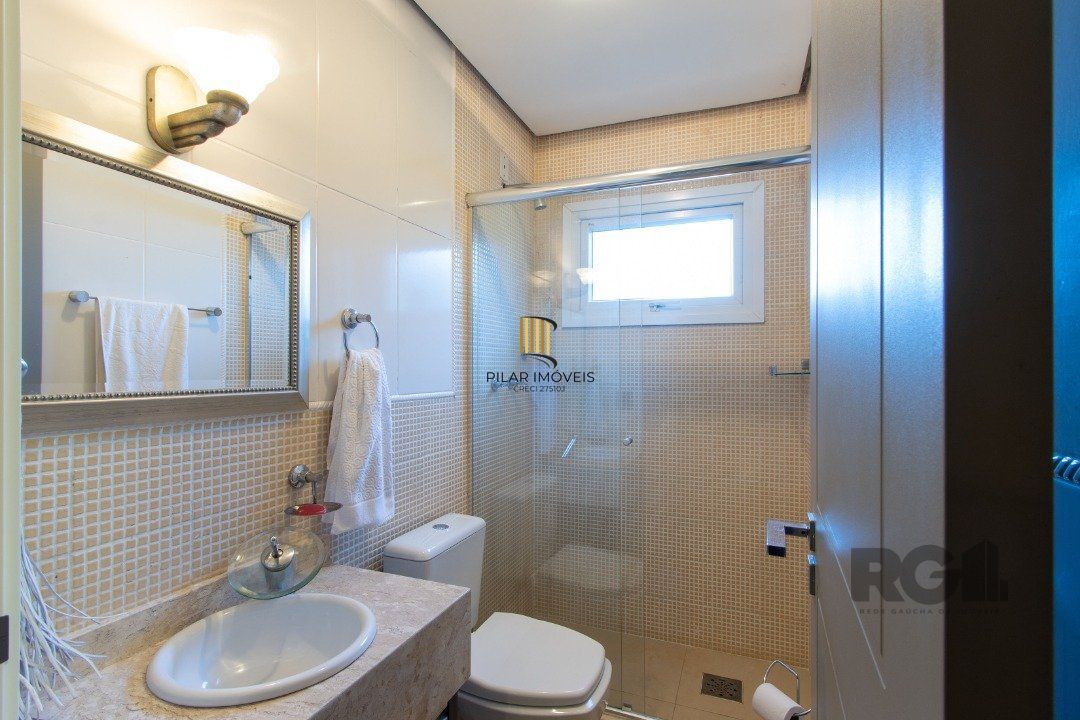 Casa em condomínio, 03 suítes, sendo 01 master, no Terra Ville,