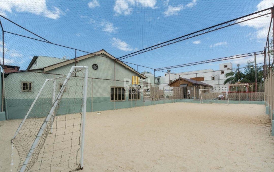 Apartamento de 2 dormitórios, 1 vaga, no bairro Camaqua.