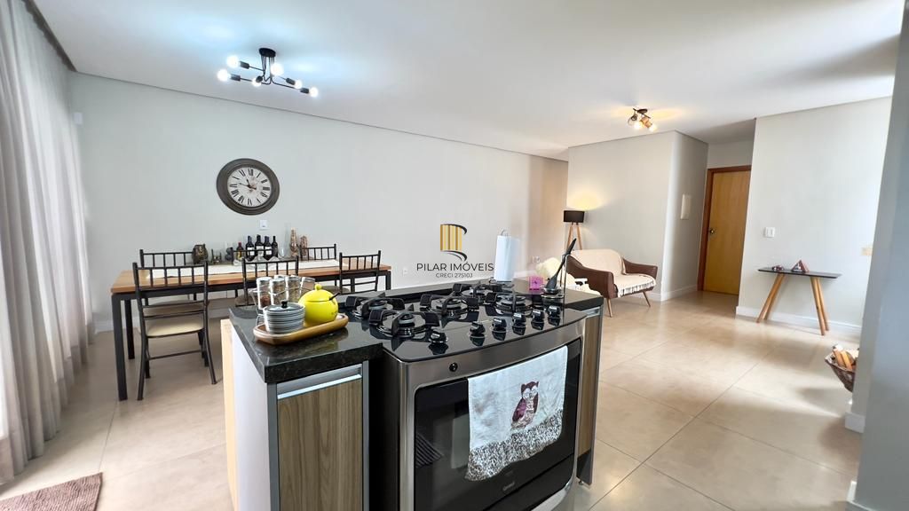 Casa térrea com piscina  no Guarujá