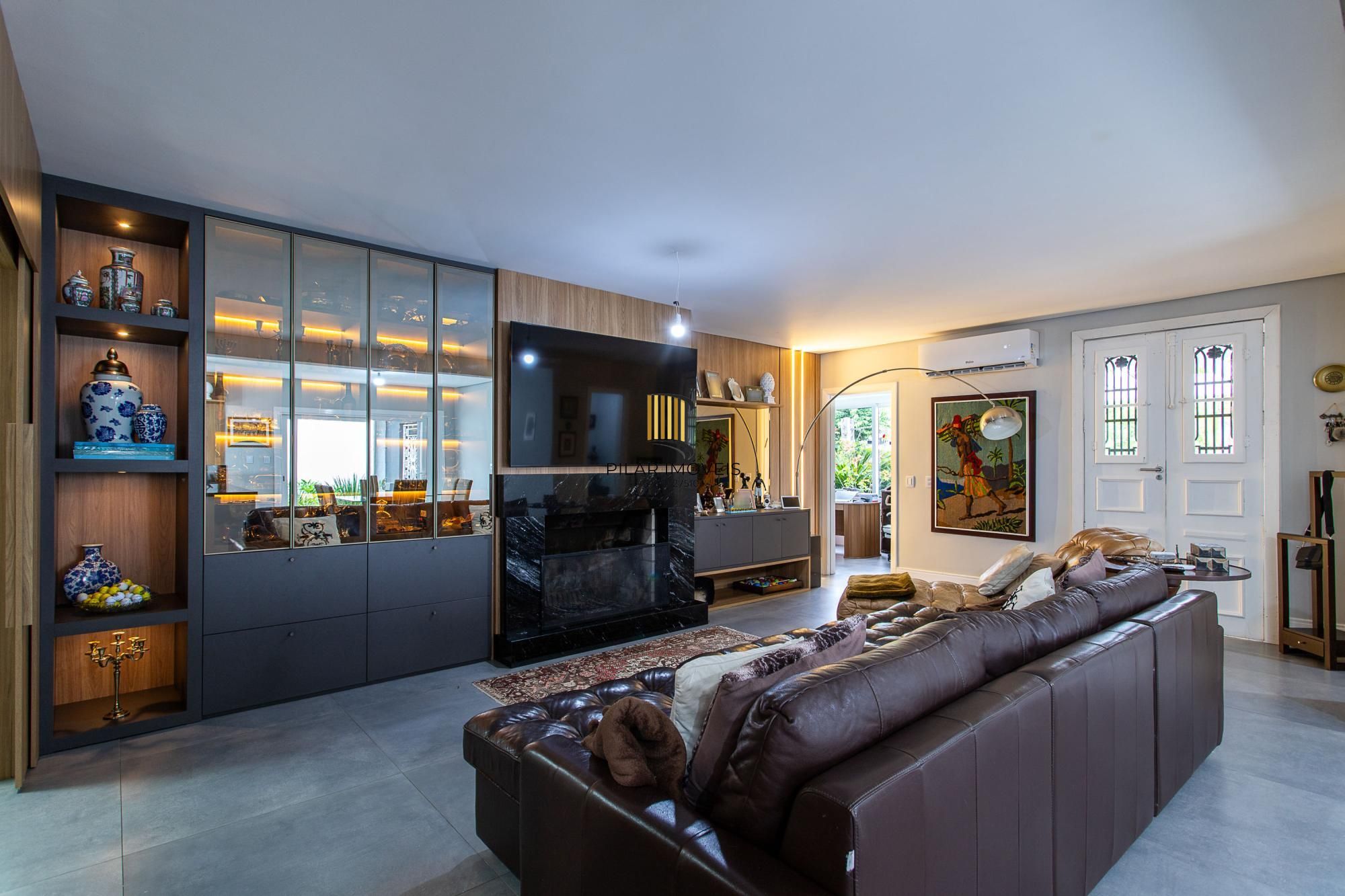 Casa térrea no Condominio Terra Ville, com patio e piscina.