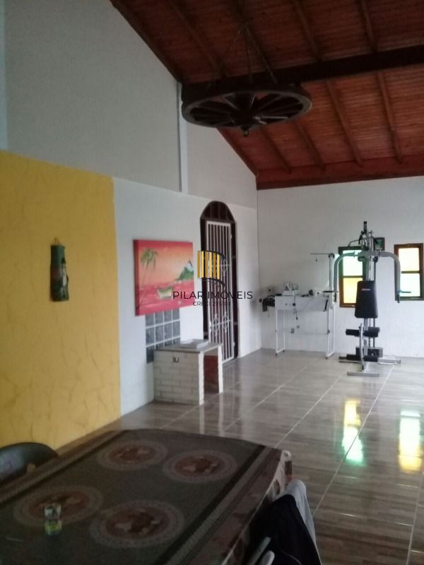 Casa para Venda - 150m², 2 dormitórios, 5 vagas - Ponta Grossa