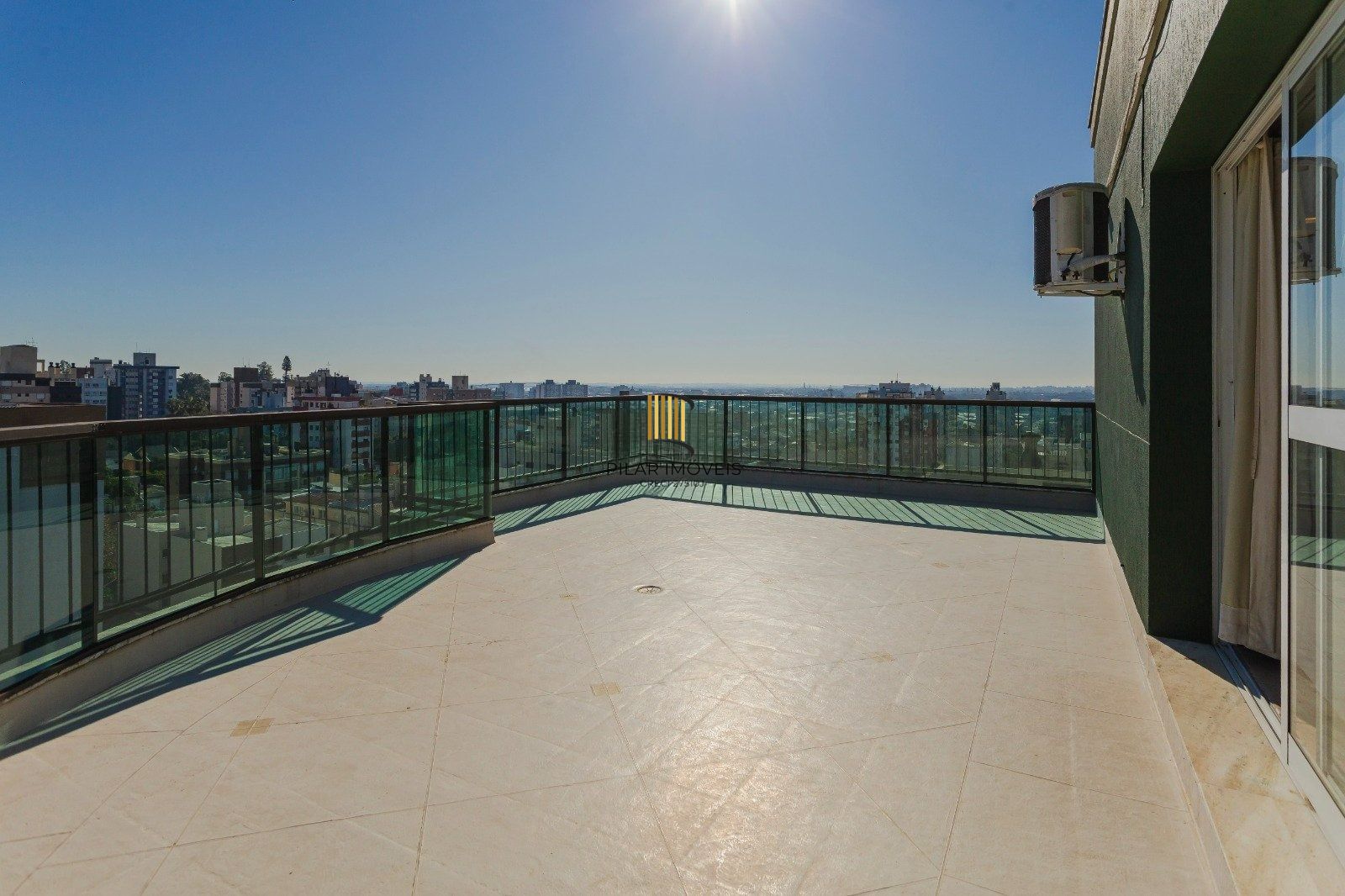 Apartamento 100% Reformado com 3 Dormitórios e Churrasqueira