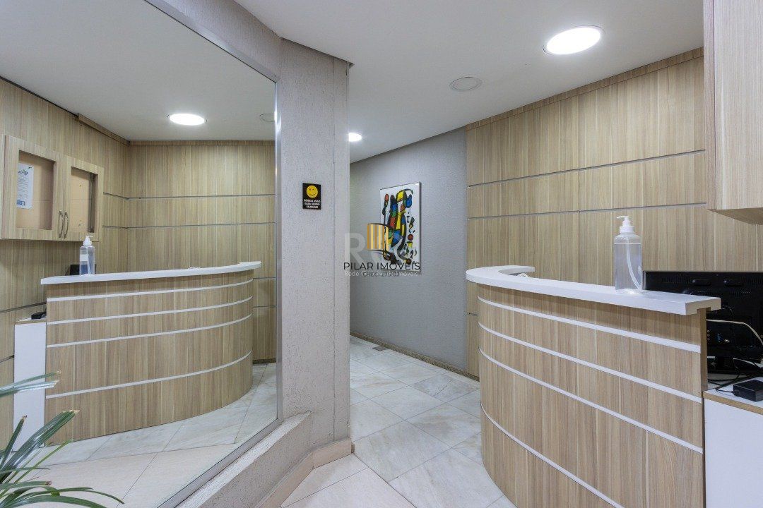 Sala em andar inteiro com 141,77 m2 privativos