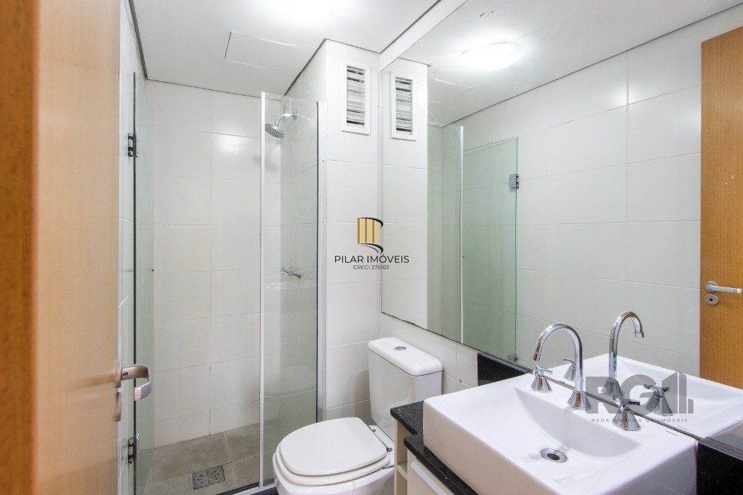 Apartamento semi-mobiliado, com área privada de 50,95 M2