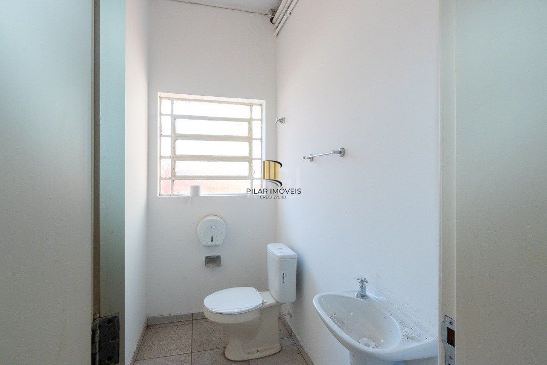 Casa para Venda - 232m², 3 dormitórios, 2 vagas - Navegantes