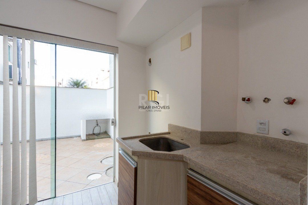 Casa para Venda - 178.4m², 3 dormitórios, sendo 1 suites, 2 vagas - Hípica