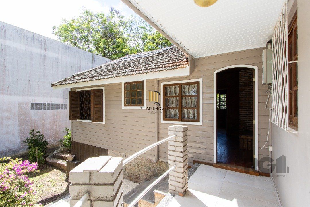 Casa 4 dormitórios no bairro Espírito Santo