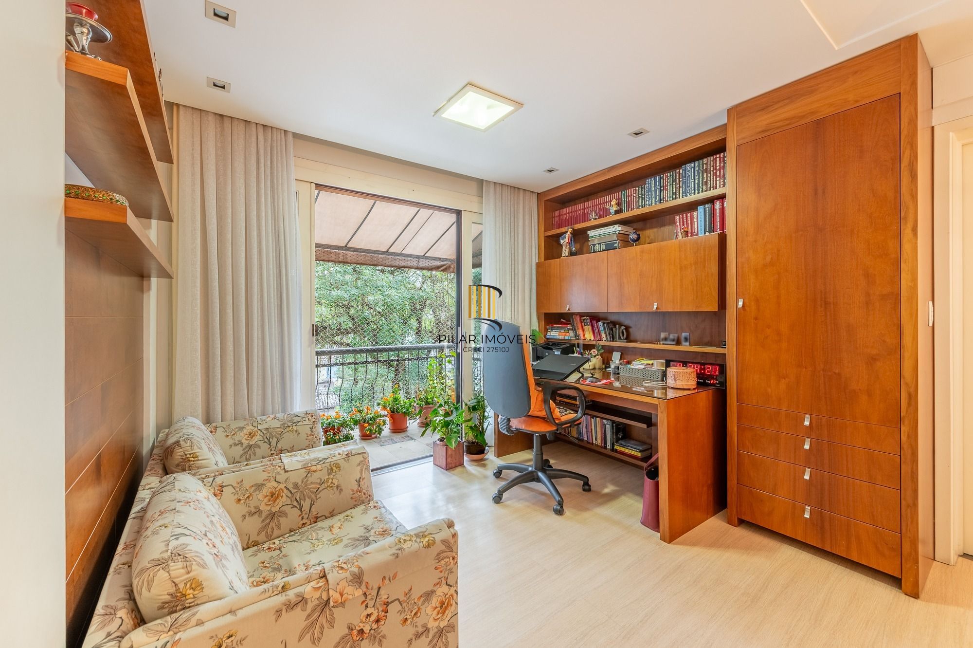 Apartamento com 124m² e 3 dormitórios, 1 suíte, 2 vagas no bairro Higienópolis