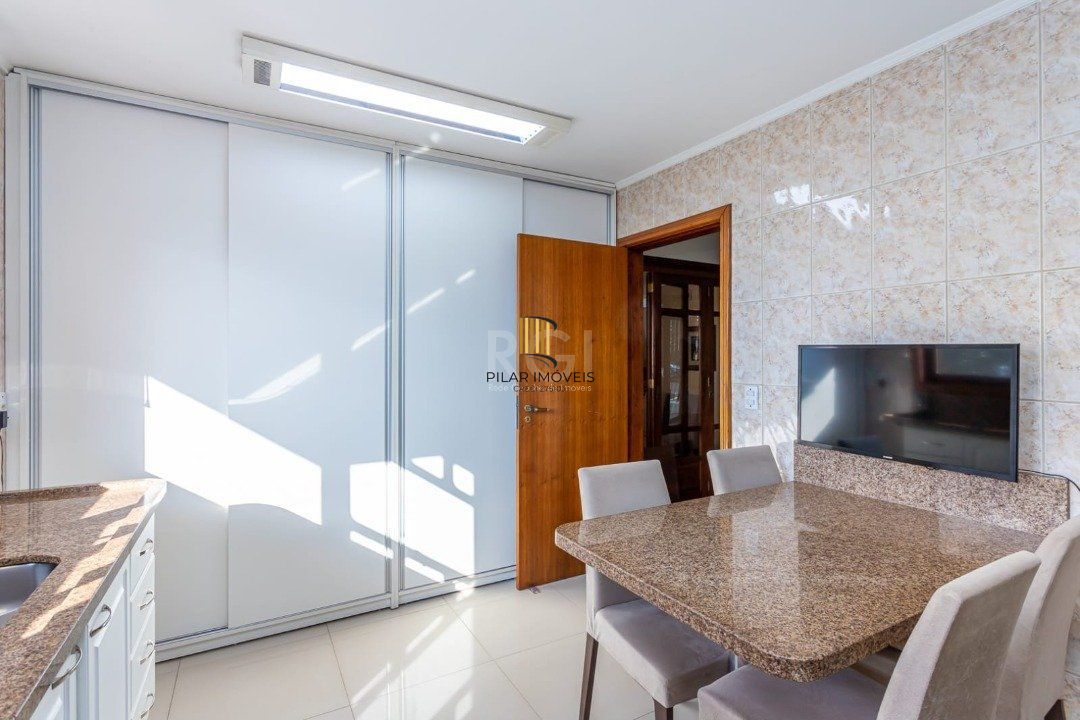 Casa 3 dormitórios no bairro Teresópolis
