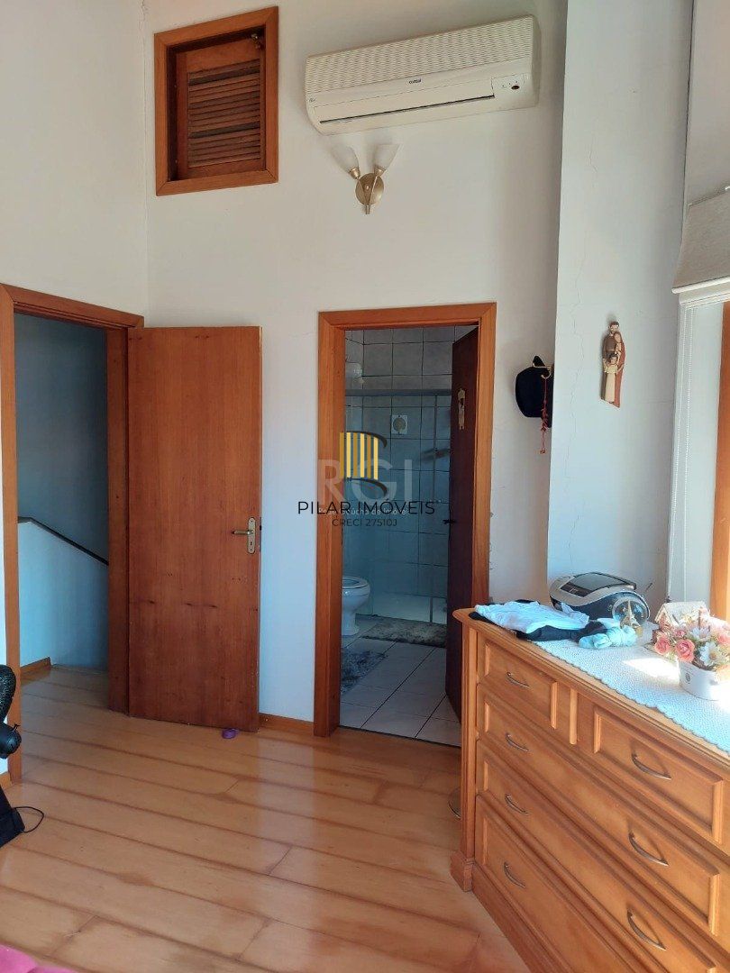 Casa para Venda - 156m², 3 dormitórios, sendo 1 suites, 2 vagas - Guarujá