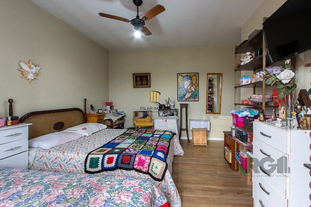 Casa 3 dormitórios no bairro Ipanema