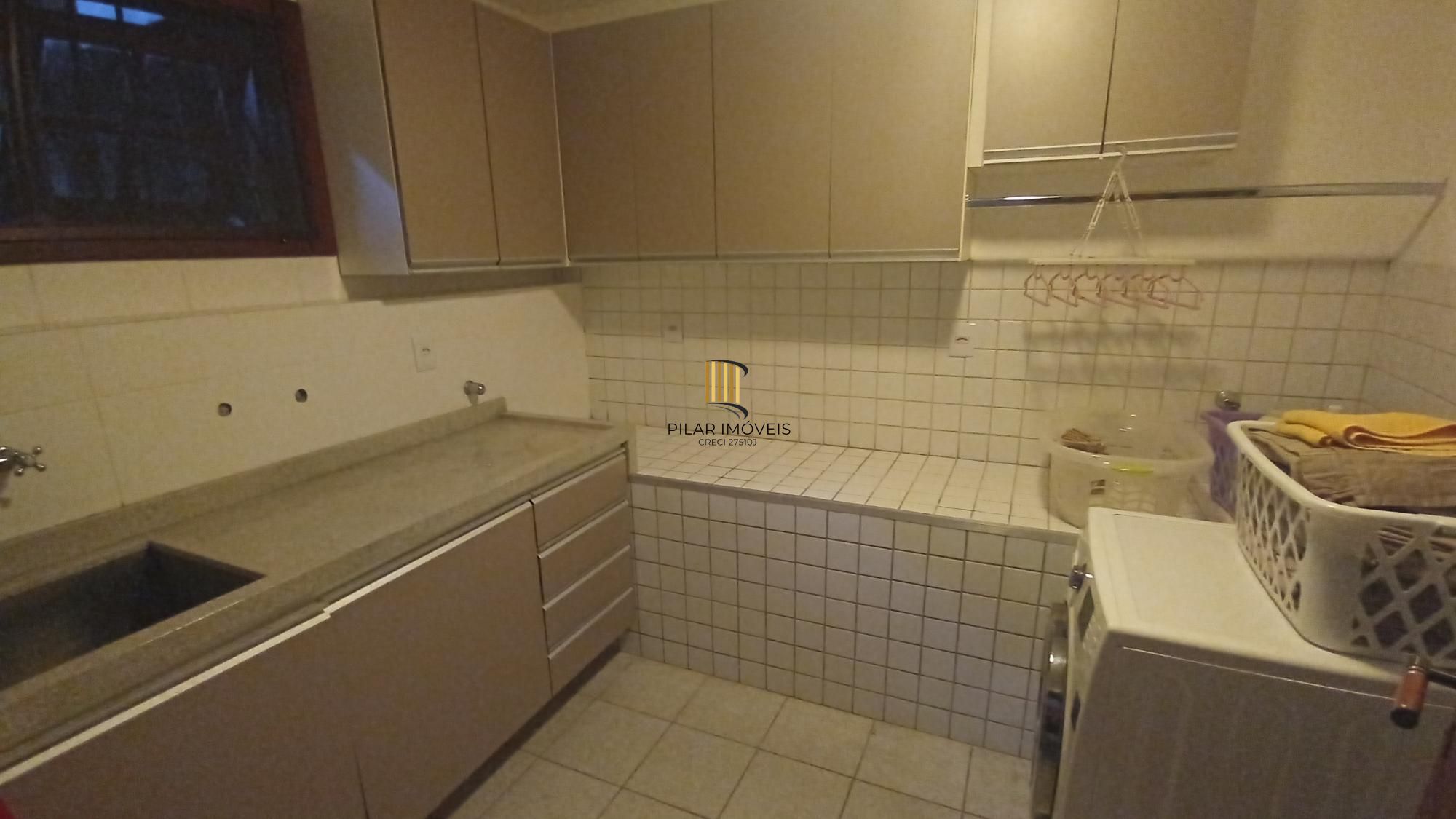 Casa de Condomínio com 3 Suítes, no bairro Tristeza