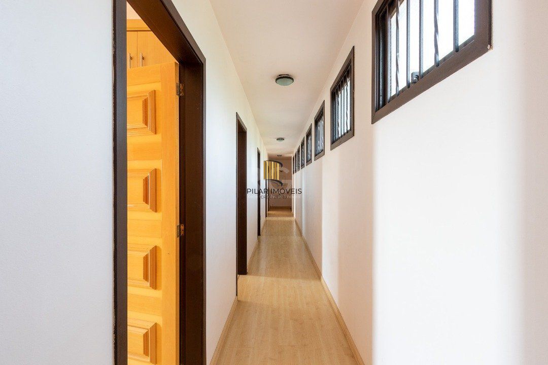 Casa para Venda - 500m², 4 dormitórios, sendo 1 suites, 4 vagas - Vila Conceição