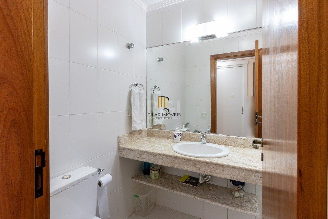 Casa Condominio para Venda - 286.89m², 4 dormitórios, sendo 2 suites, 2 vagas - Cristal