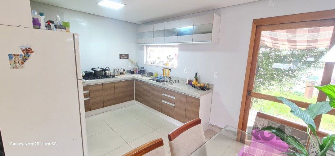 Casa para venda com 3 dormitórios, sendo 3 suítes e 2 vagas no residencial Jardins do Prado