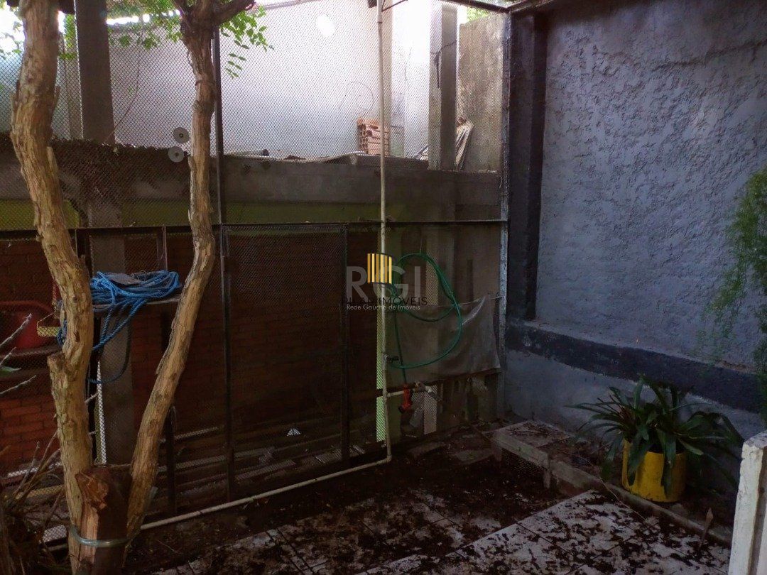 Casa para Venda - 220m², 3 dormitórios, sendo 1 suites, 1 vaga - Camaquã