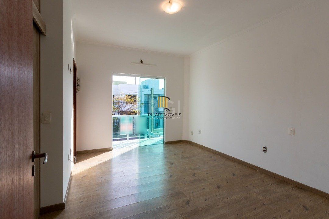 Casa para Venda - 178.4m², 3 dormitórios, sendo 1 suites, 2 vagas - Hípica