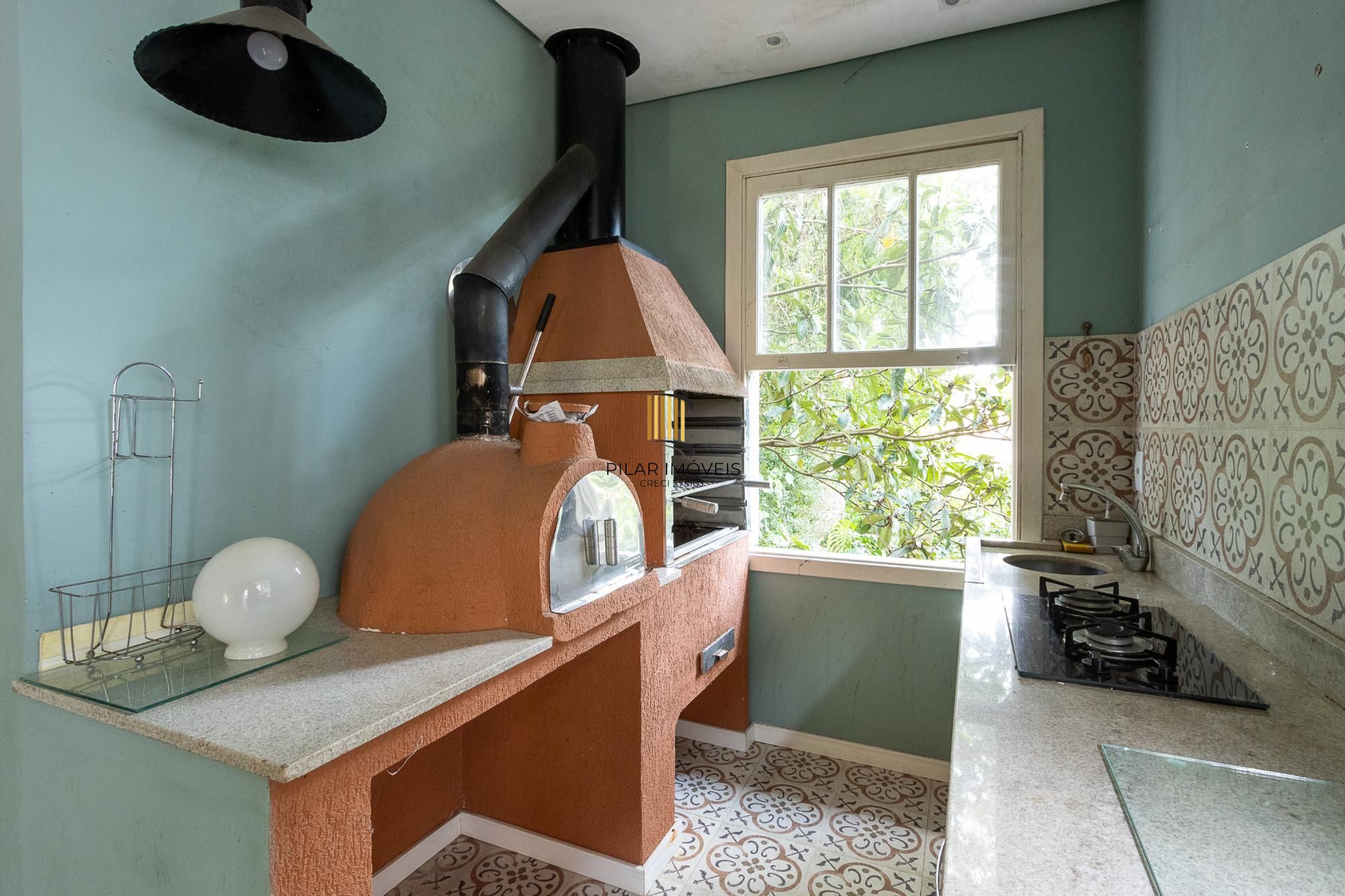 Bela casa térrea, 2 dormitórios e 1 suite - Parte alta do Bairro Espirito Santos