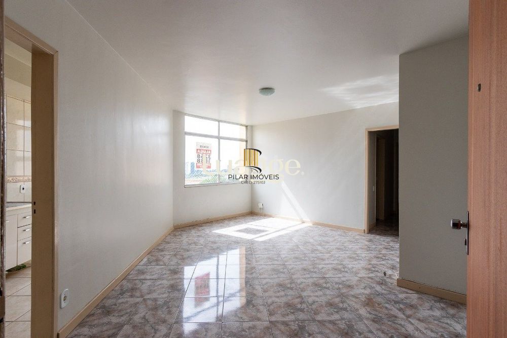 Apartamento de 2 dormitórios, andar alto, ótima incidência de luz natural, garantindo ambientes arejados e iluminados