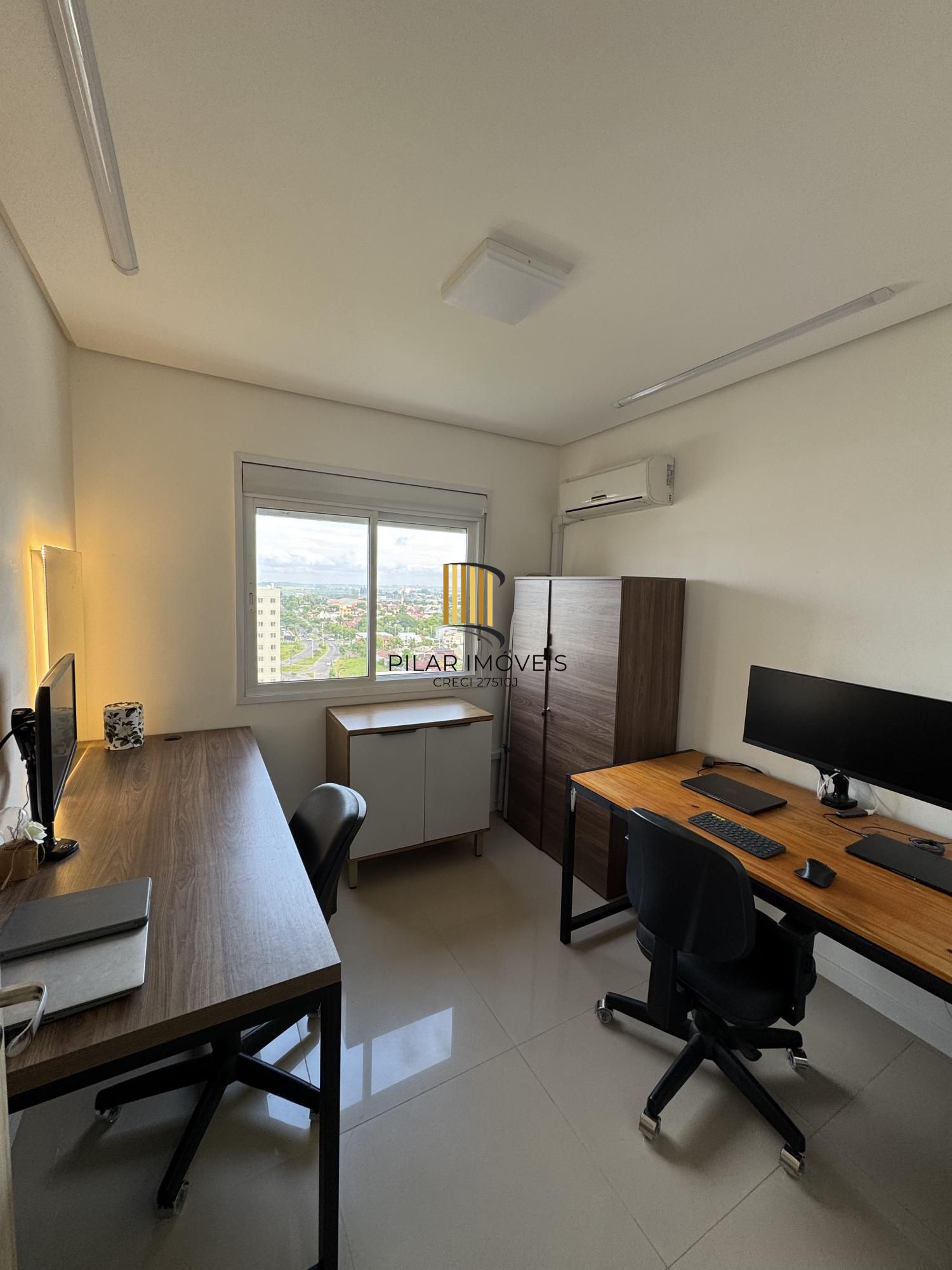 Apartamento de 2 dormitórios, 1 suíte e 1 vaga, em Canoas.