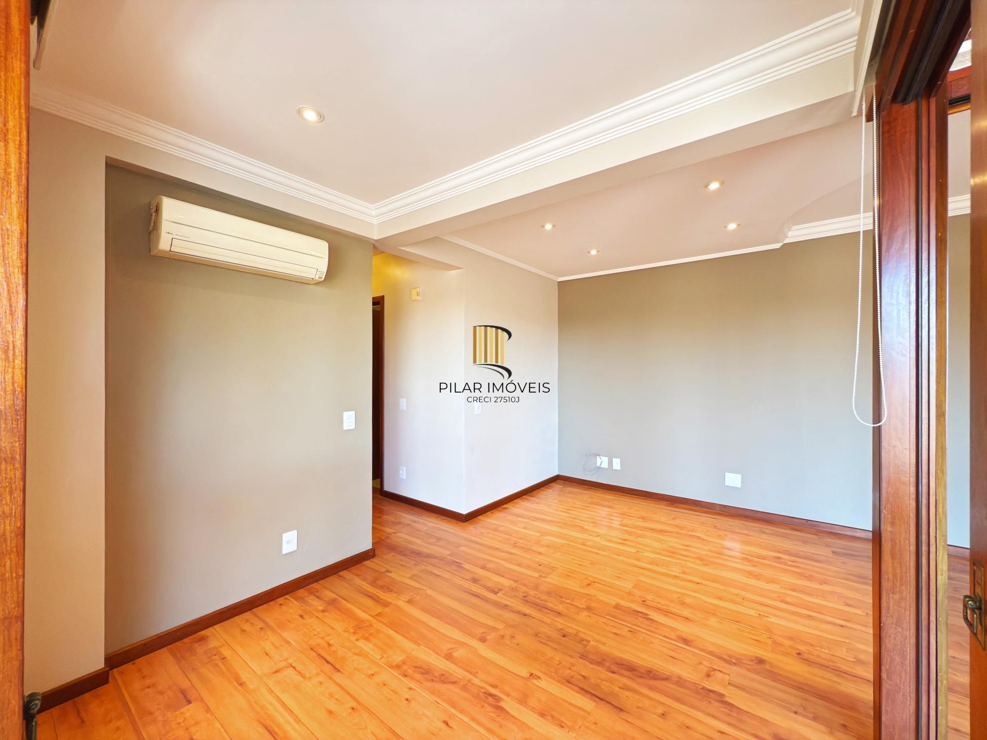 Apartamento desocupado, 2 quartos (1 suite), 2 vagas - Bairro Tristeza