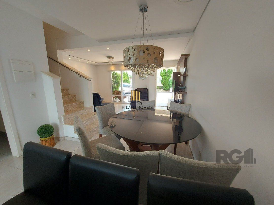 Casa em Condomínio Fechado com 3 quartos e 150m² privativos