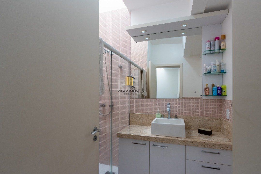 Casa Condominio para Venda - 245.29m², 3 dormitórios, sendo 1 suites, 2 vagas - Pedra Redonda