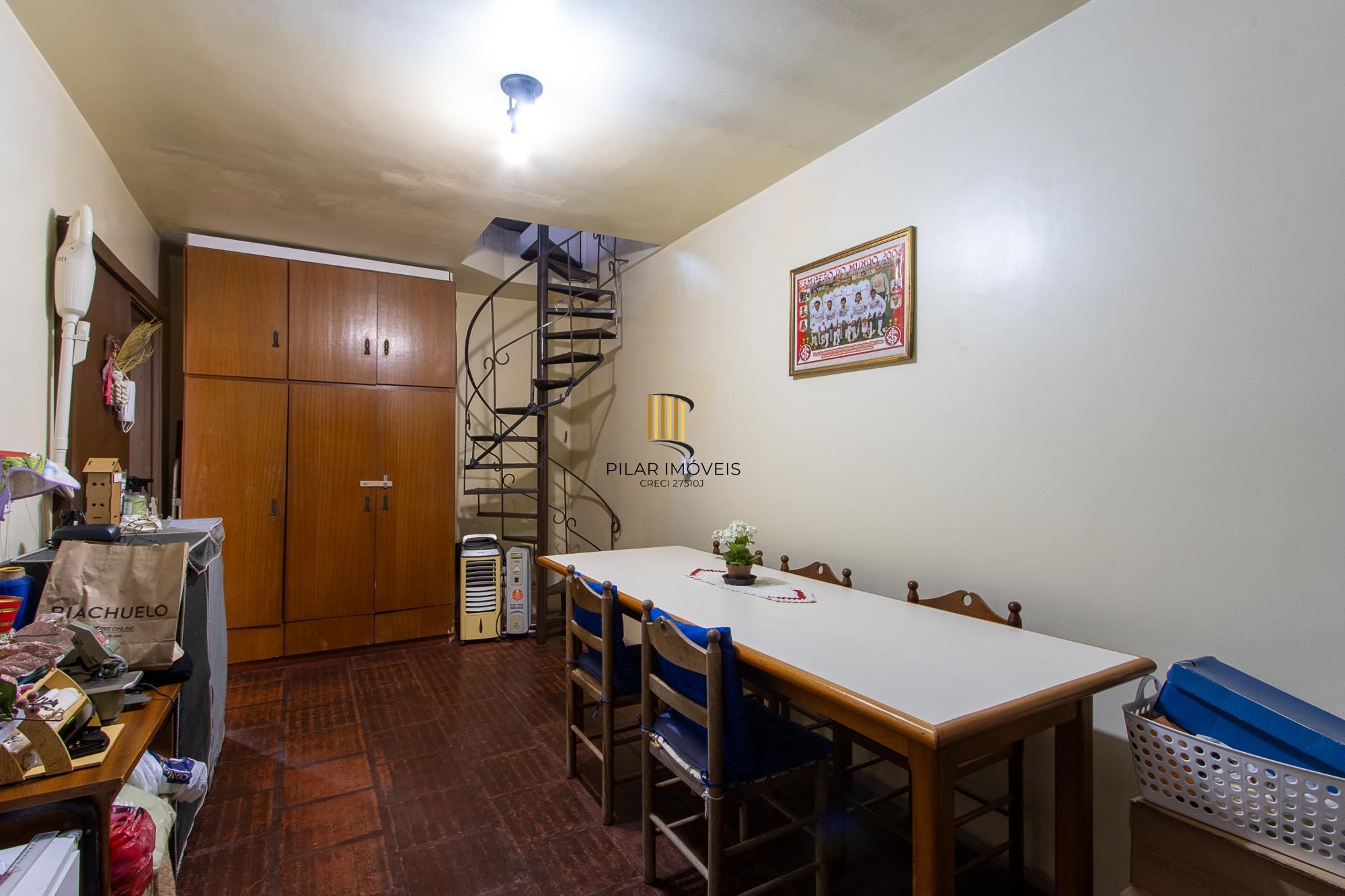 **Casa de 05 dormitórios, 03 suítes, 06 Banheiros, com 315,10m² privativos na Vila Conceição, Porto Alegre, RS**