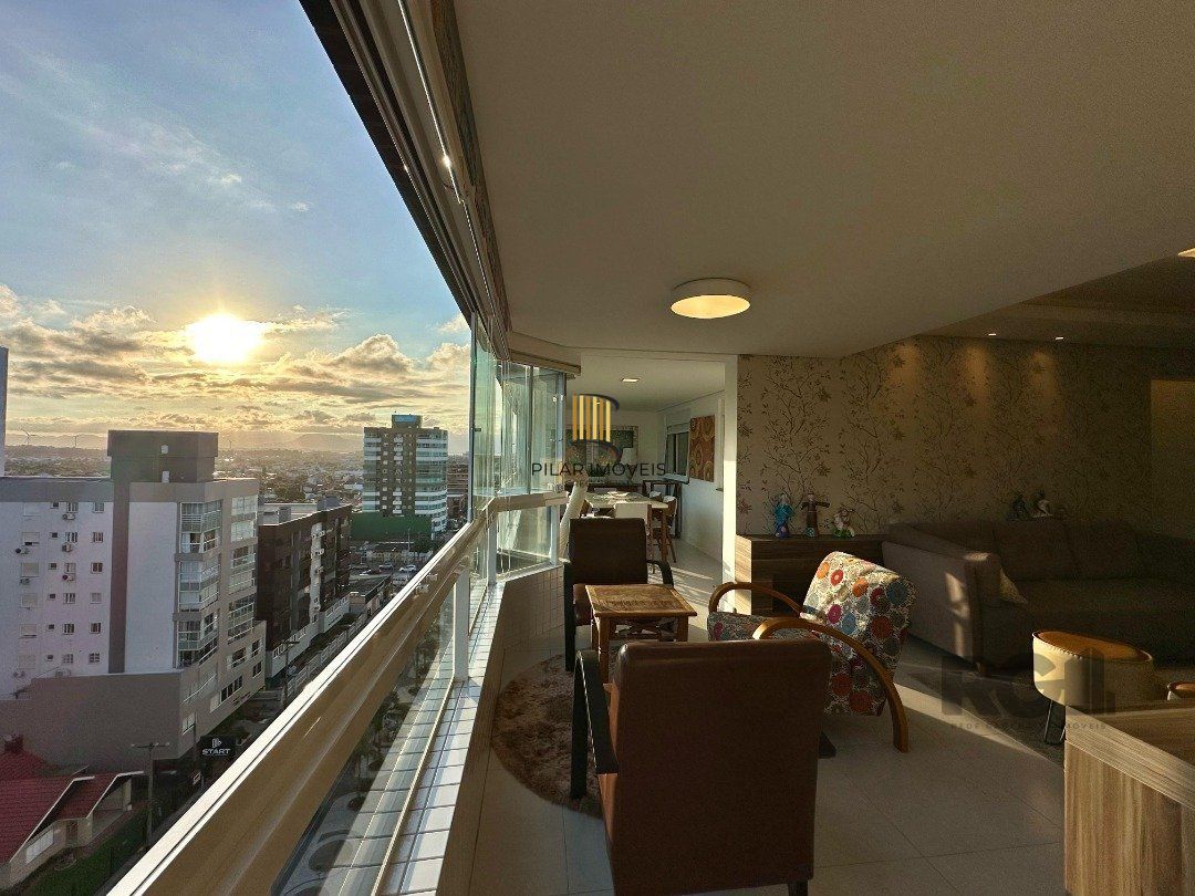   DE FRENTE PARA AVENIDA UBIRAJARA MOBILIADO, DECORADO E COM VISTA PARA O MAR 