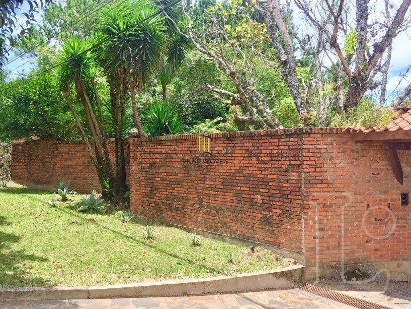 Casa para Venda - 570m², 3 dormitórios, sendo 1 suites, 2 vagas - Hípica