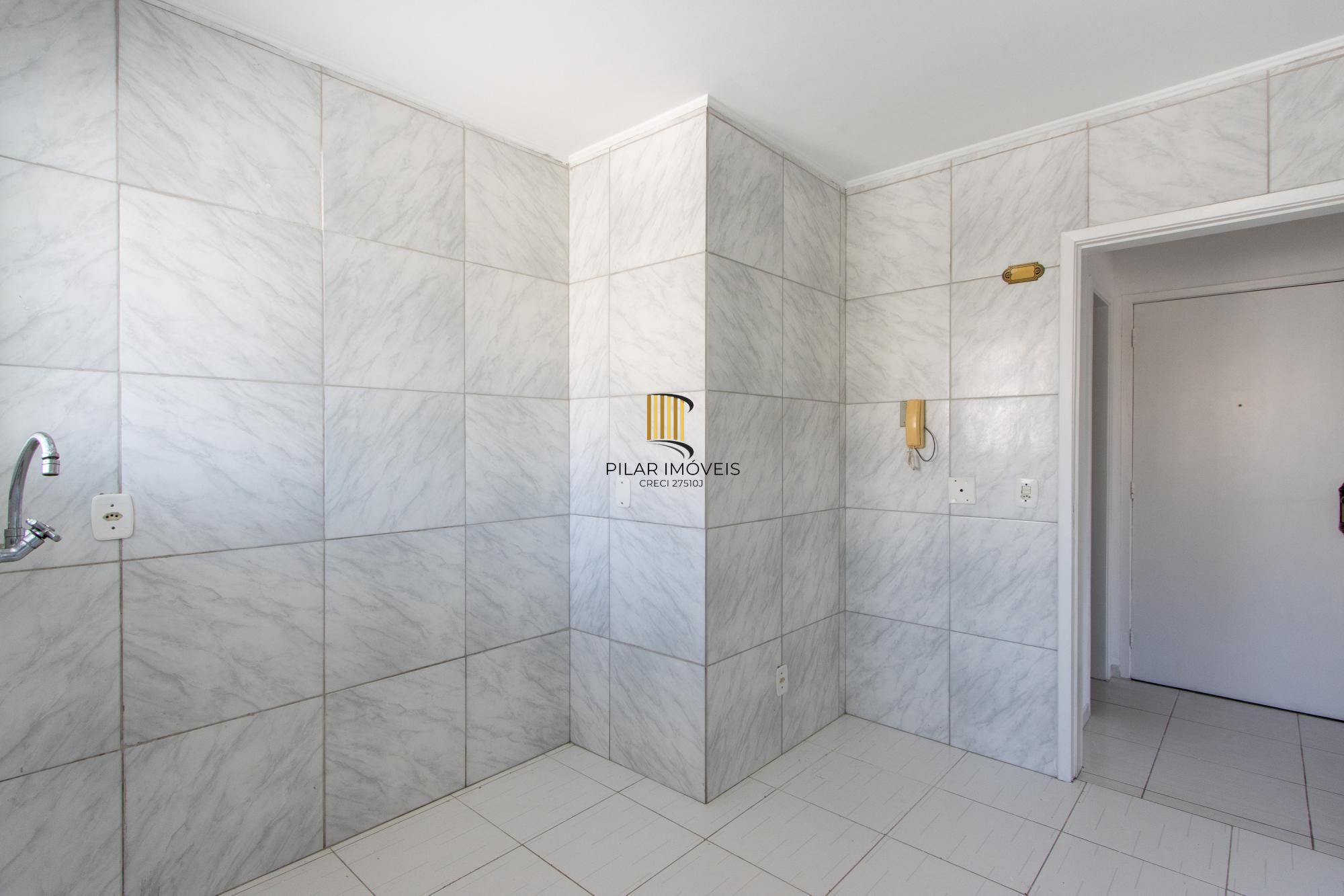 Apartamento de 02 dormitórios, banheiro social e lavabo. Vista panorâmica, cozinha ampla e área de serviço  ampla.