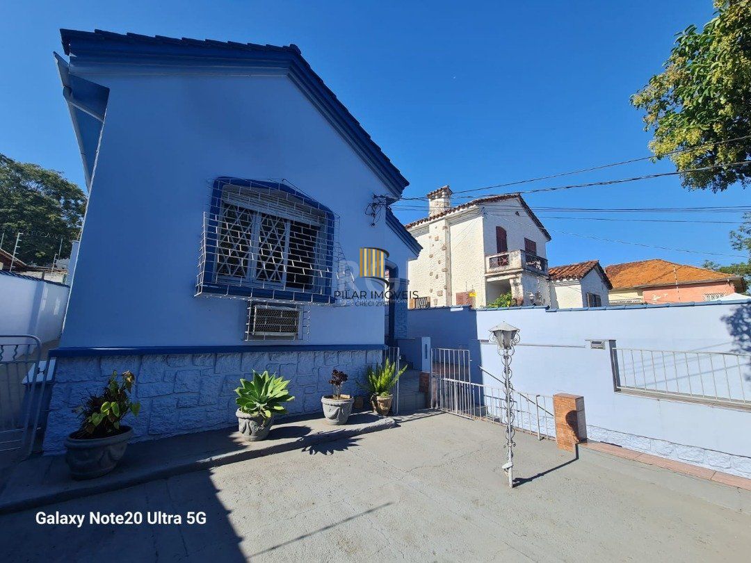 Casa 3 dormitórios no bairro Nonoai