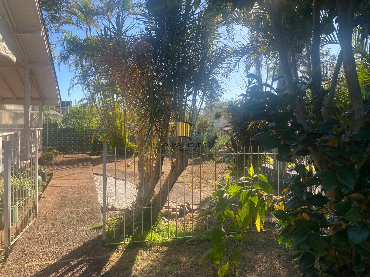 Casa 4 dormitórios no bairro Ipanema